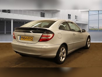 Used Mercedes-Benz C-Class 2004 for sale - 75836332: Photo