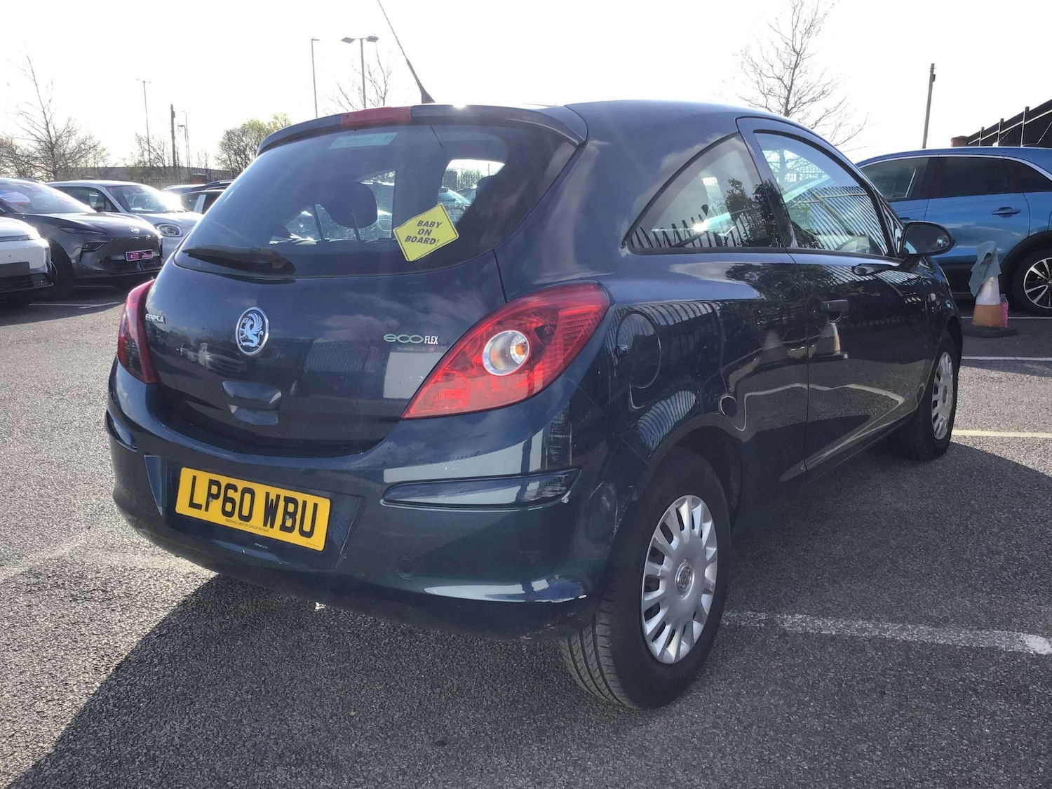 Used Vauxhall Corsa 2011 for sale - 78091931: Photo 2