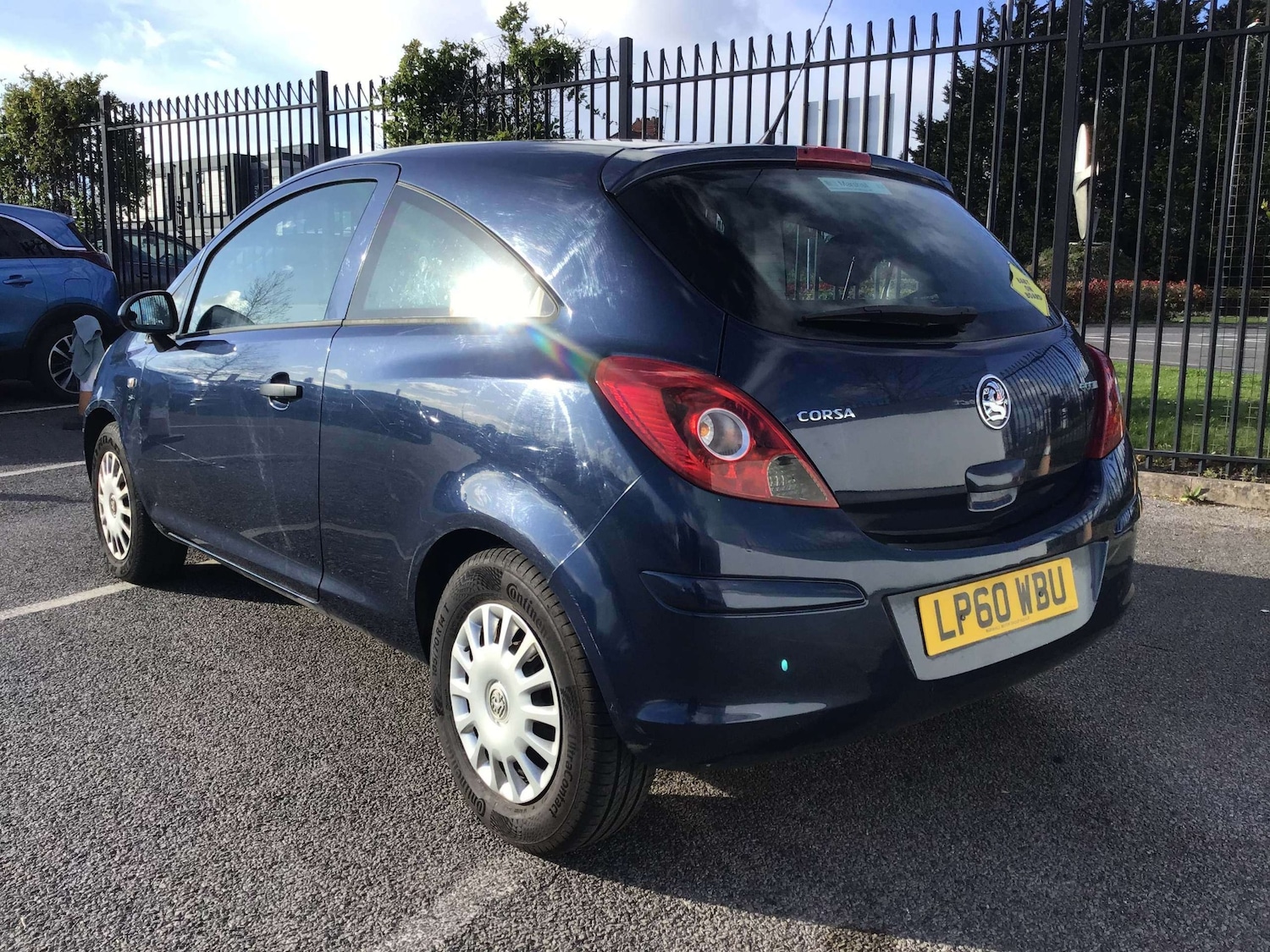 Used Vauxhall Corsa 2011 for sale - 78091931: Photo 3