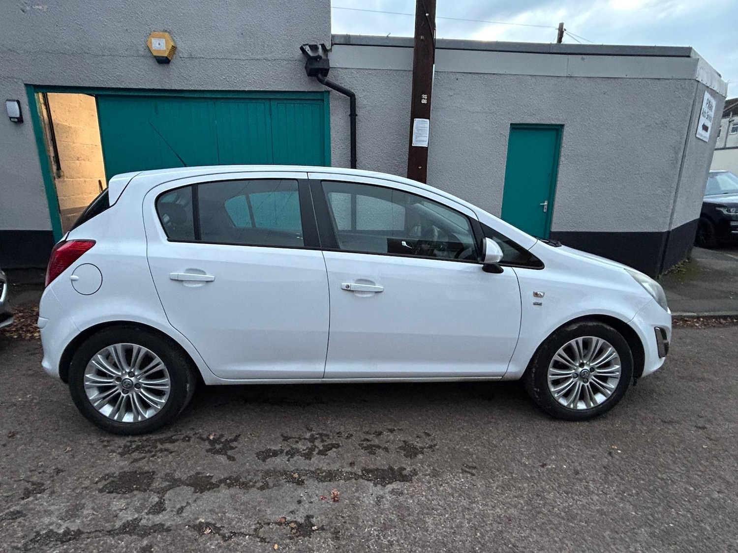 Used Vauxhall Corsa 2013 for sale - 77296889: Photo 5