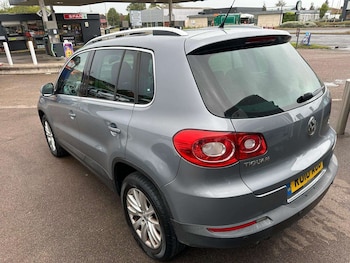 Used Volkswagen Tiguan 2010 for sale - 78733184: Photo