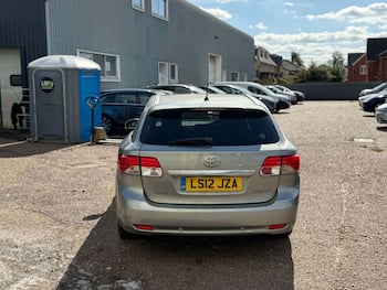 Used Toyota Avensis 2012 for sale - 79828270: Photo