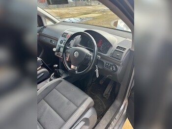 Used Volkswagen Touran 2010 for sale - 77593085: Photo