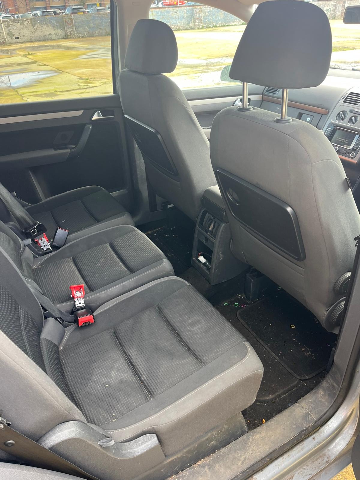 Used Volkswagen Touran 2010 for sale - 77593085: Photo 5