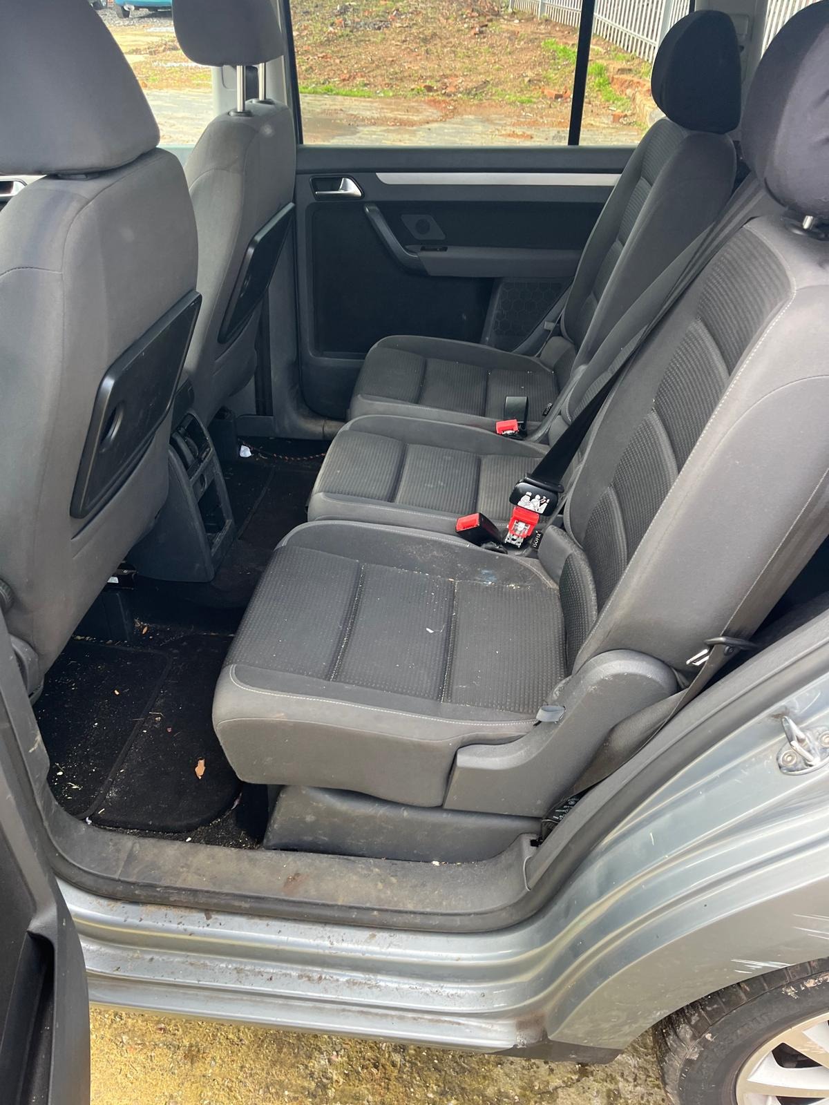 Used Volkswagen Touran 2010 for sale - 77593085: Photo 8