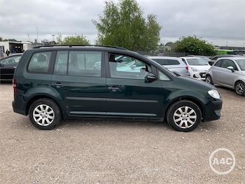 Used Volkswagen Touran 2010 for sale - 78489388: Photo