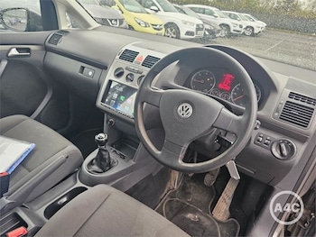 Used Volkswagen Touran 2010 for sale - 79211627: Photo