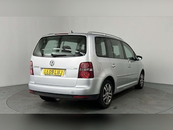 Used Volkswagen Touran 2009 for sale - 79211611: Photo