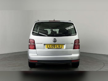 Used Volkswagen Touran 2009 for sale - 79211611: Photo