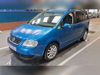 Used Volkswagen Touran 2005 for sale - 79385605: Photo