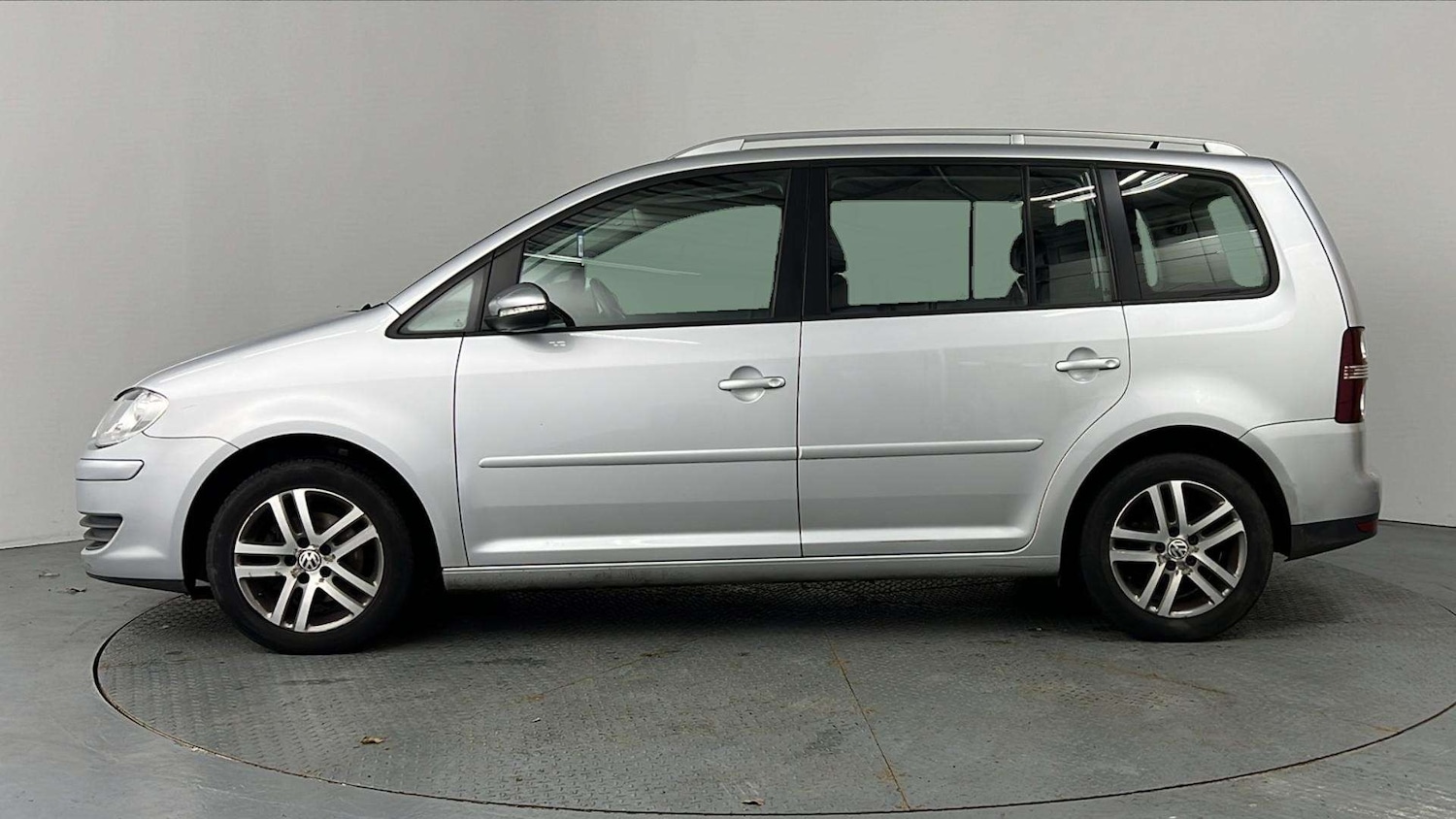Used Volkswagen Touran 2009 for sale - 78112498: Photo 3