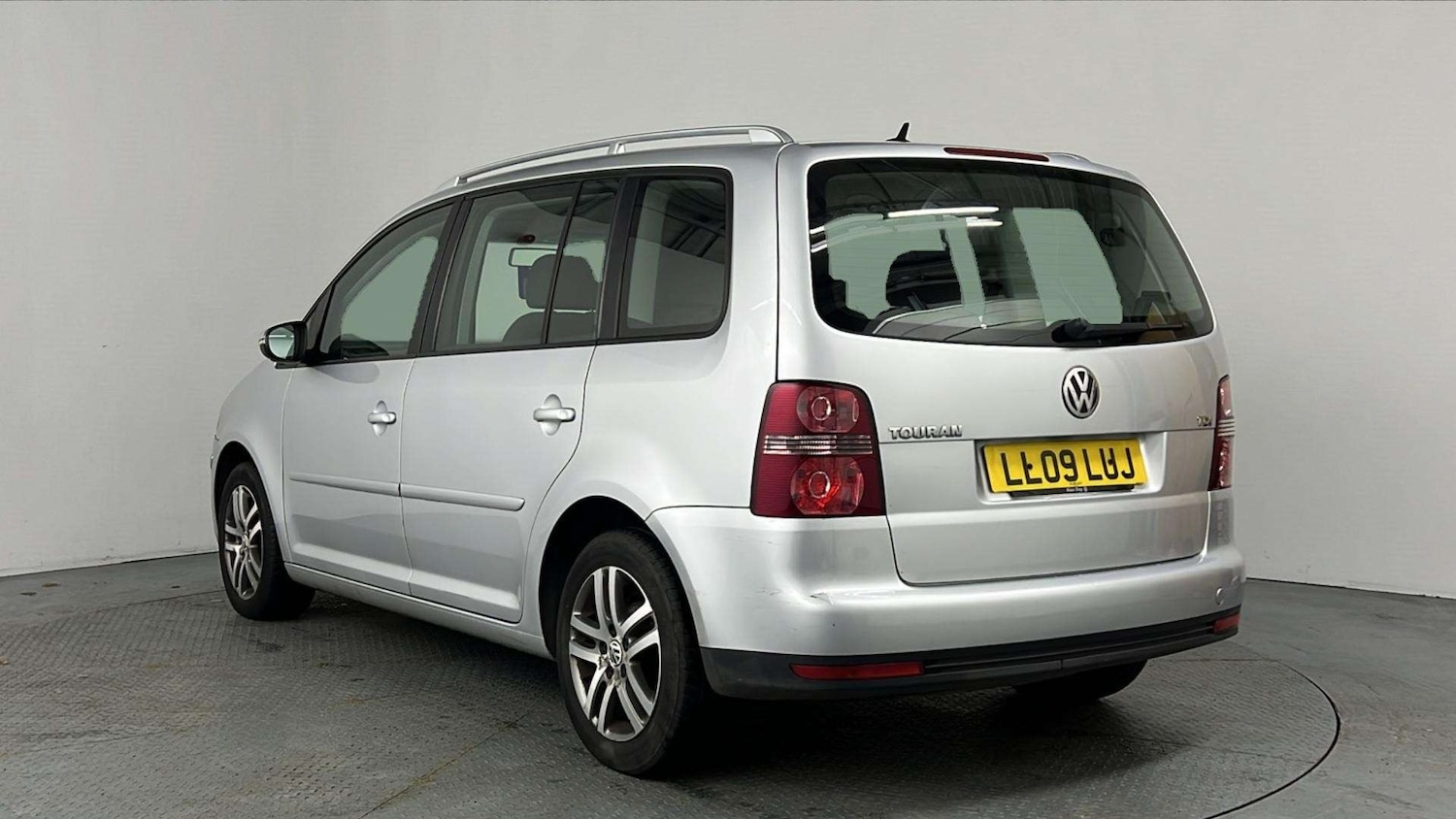 Used Volkswagen Touran 2009 for sale - 78112498: Photo 4
