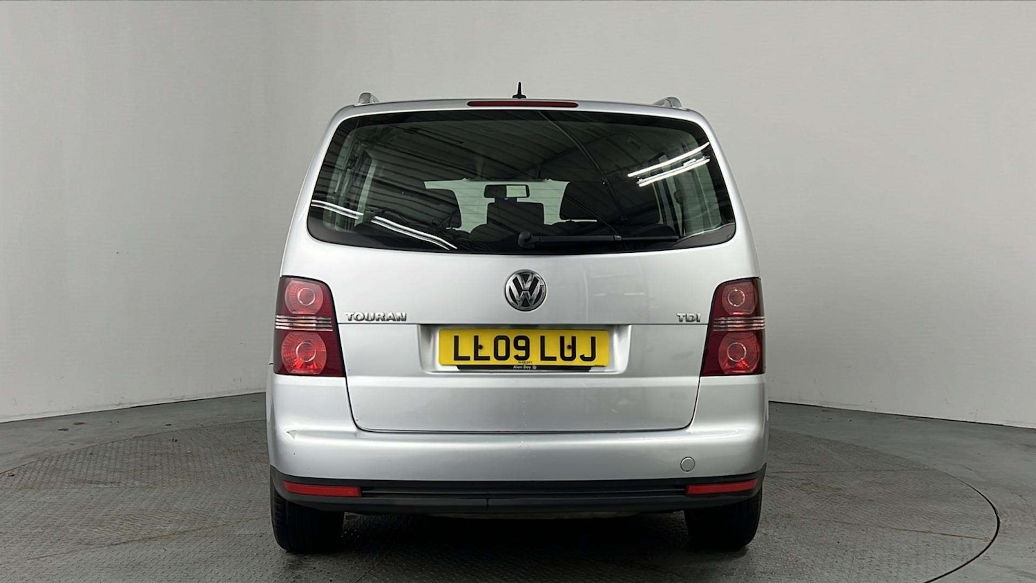 Used Volkswagen Touran 2009 for sale - 78112498: Photo 5