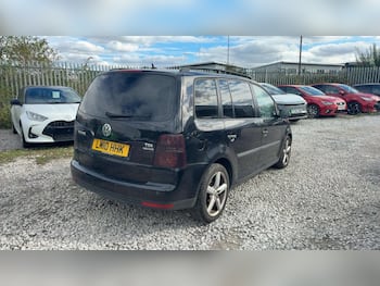 Used Volkswagen Touran 2010 for sale - 79855535: Photo