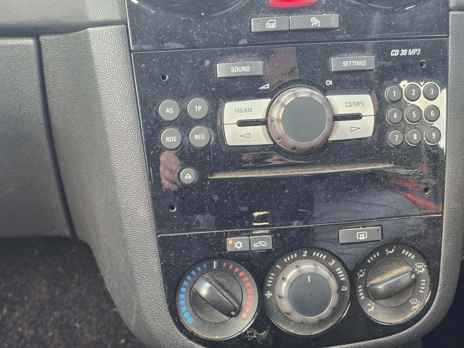 Used Vauxhall Corsa 2012 for sale - 77750468: Photo 8