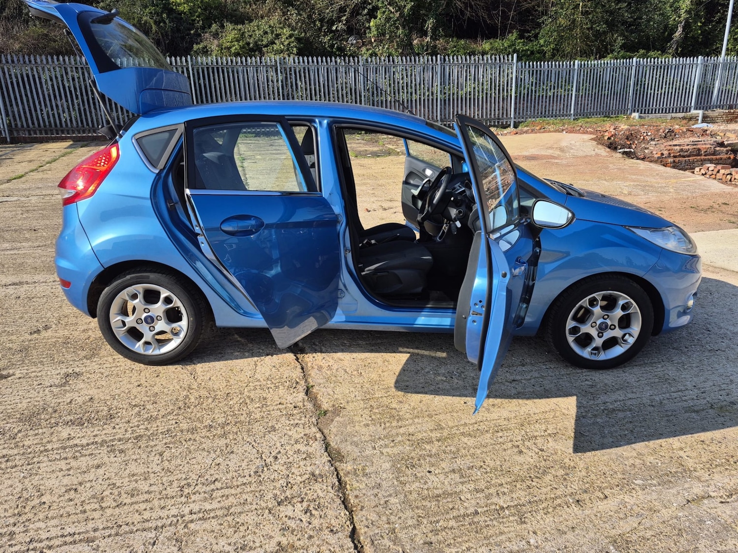 Used Ford Fiesta 2011 for sale - 77607139: Photo 29