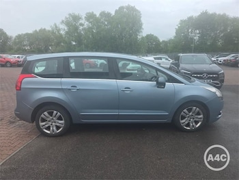 Used Peugeot 5008 2012 for sale - 78654475: Photo