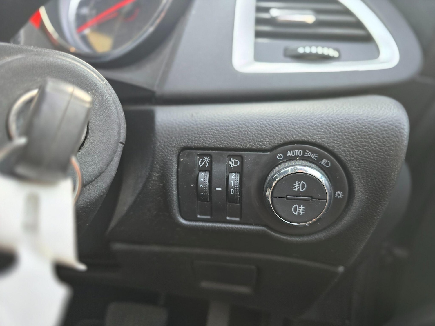 Used Vauxhall Astra for sale - 77783848: Photo 31