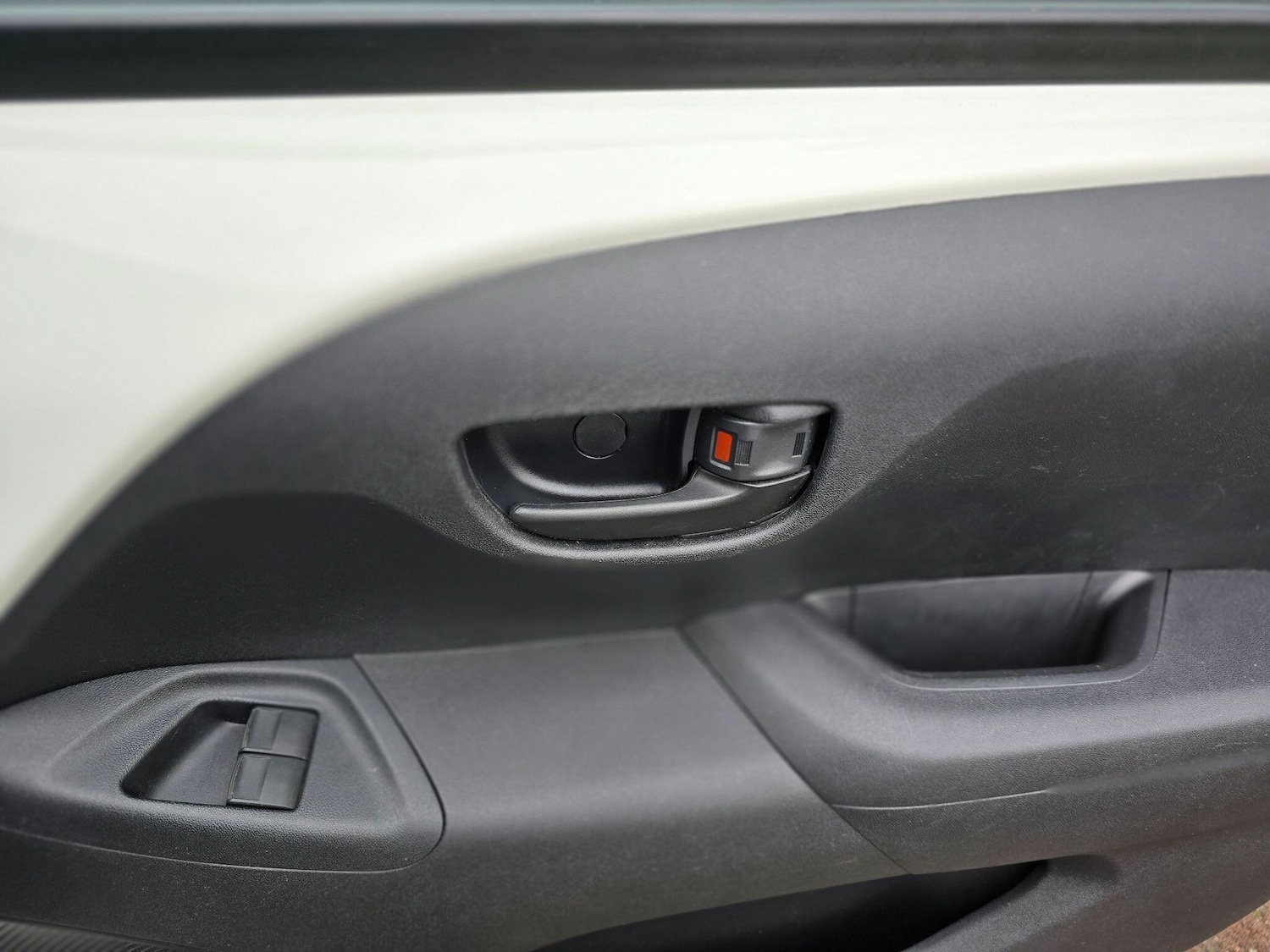 Used Toyota AYGO for sale - 77809123: Photo 28