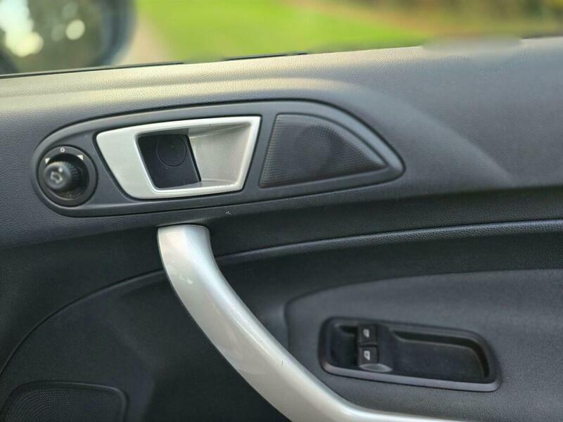 Used Ford Fiesta 2011 for sale - 76884553: Photo 32