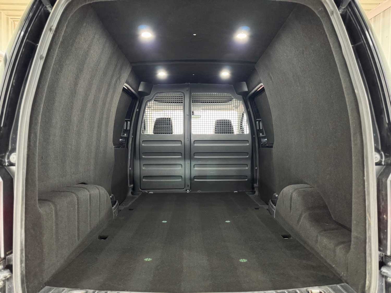 Used Volkswagen Caddy Maxi 2016 for sale - 76847728: Photo 12