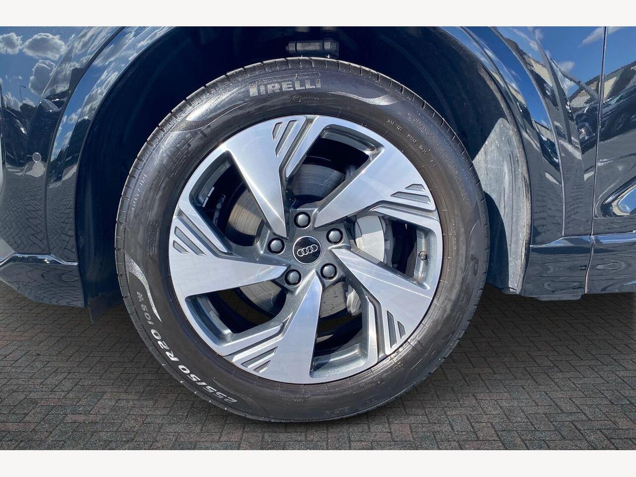 Used Audi Q6 e-tron 2025 for sale - 76679377: Photo 5