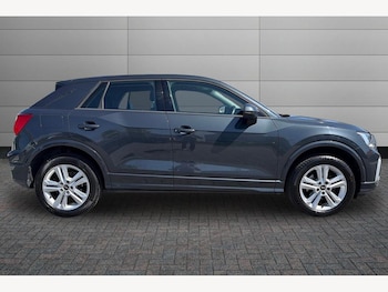 Used Land Rover Discovery Sport 2021 for sale - 78352452: Photo