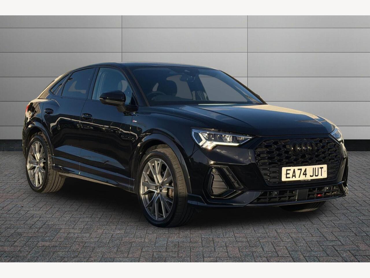 Used Audi Q3 2024 for sale - 76927650: Photo 1