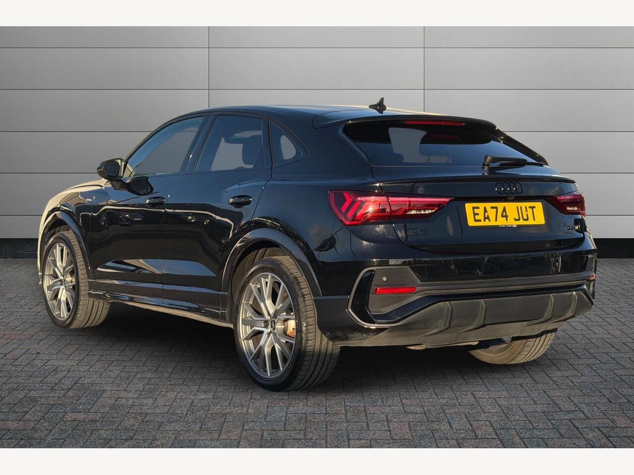 Used Audi Q3 2024 for sale - 76927650: Photo 3