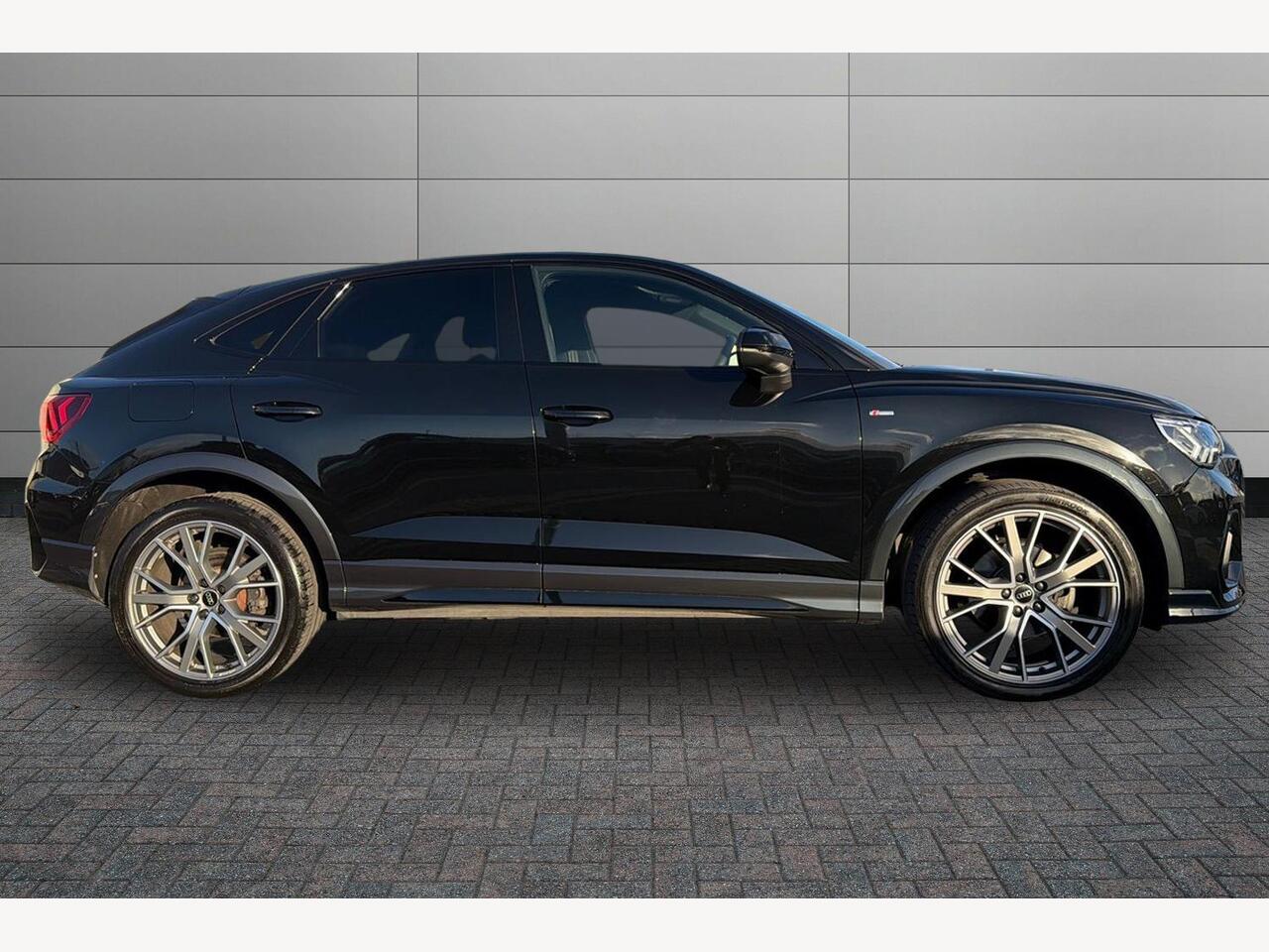 Used Audi Q3 2024 for sale - 76927650: Photo 4