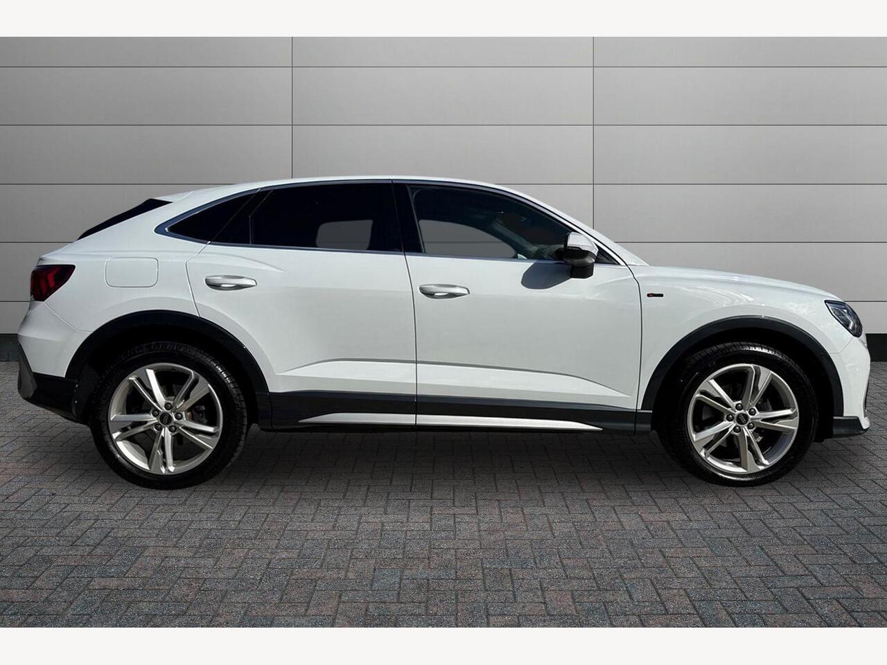 Used Audi Q3 2024 for sale - 77018222: Photo 4