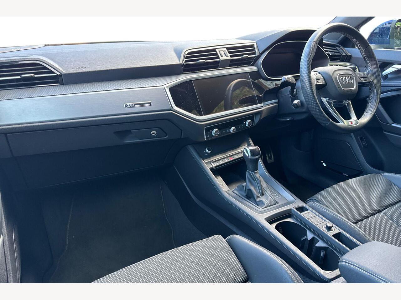 Used Audi Q3 2022 for sale - 77009957: Photo 2