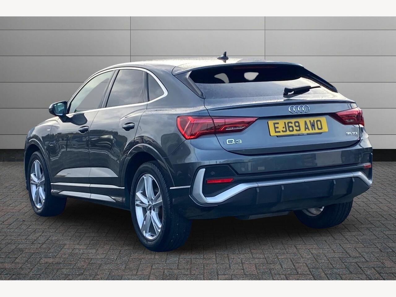 Used Audi Q3 2019 for sale - 77388668: Photo 3