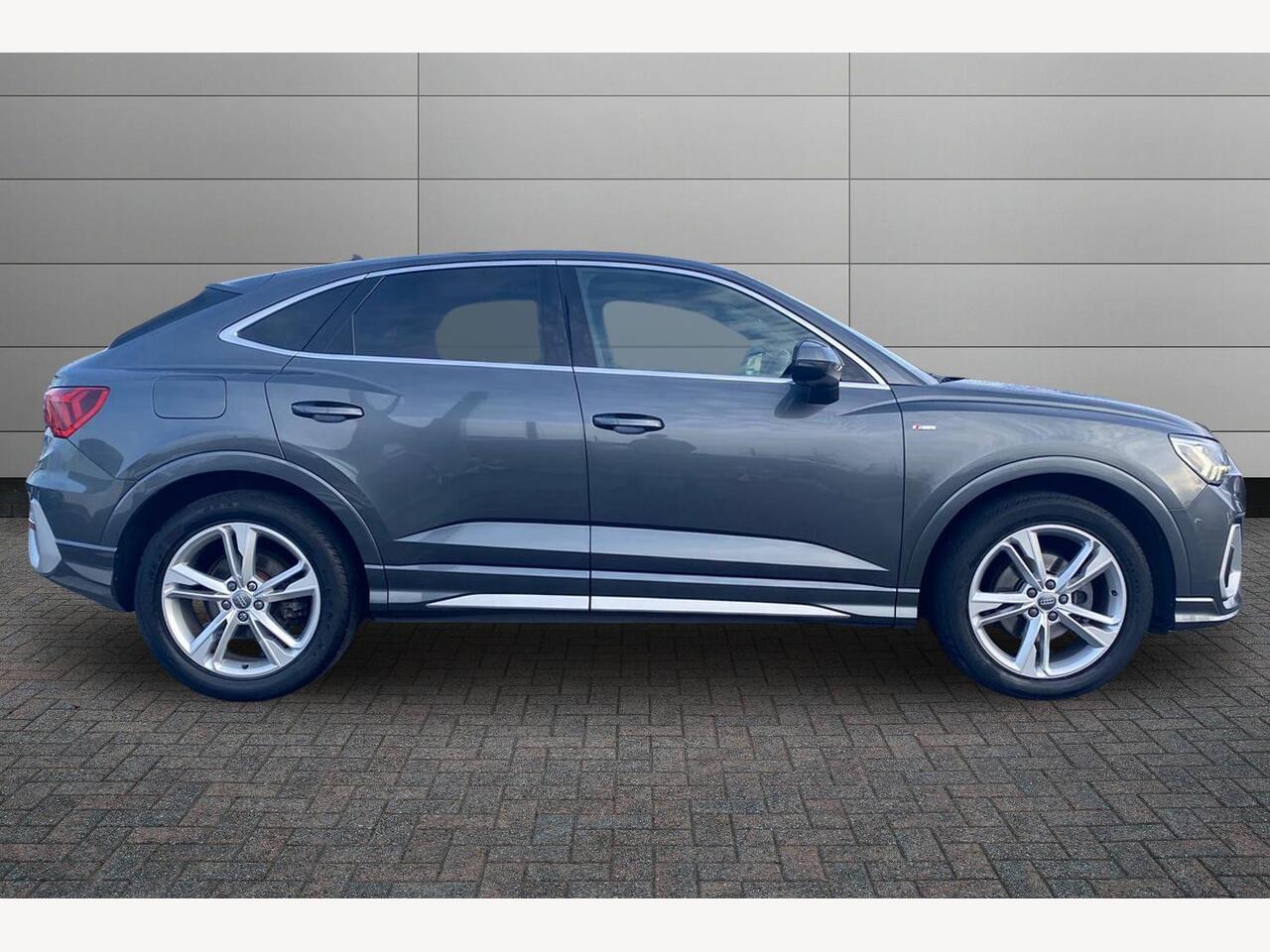 Used Audi Q3 2019 for sale - 77388668: Photo 4