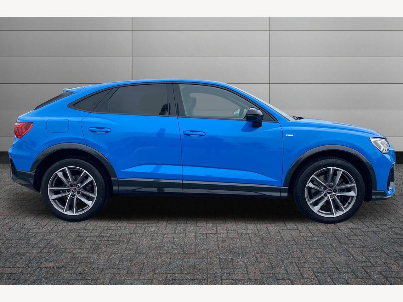 Used Audi Q3 2023 for sale - 76676895: Photo 4