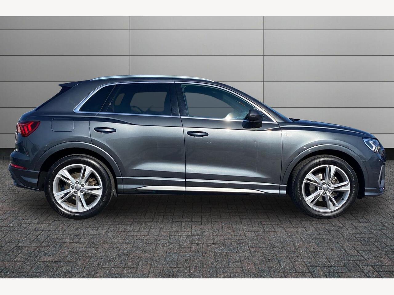 Used Audi Q3 2020 for sale - 77972408: Photo 4