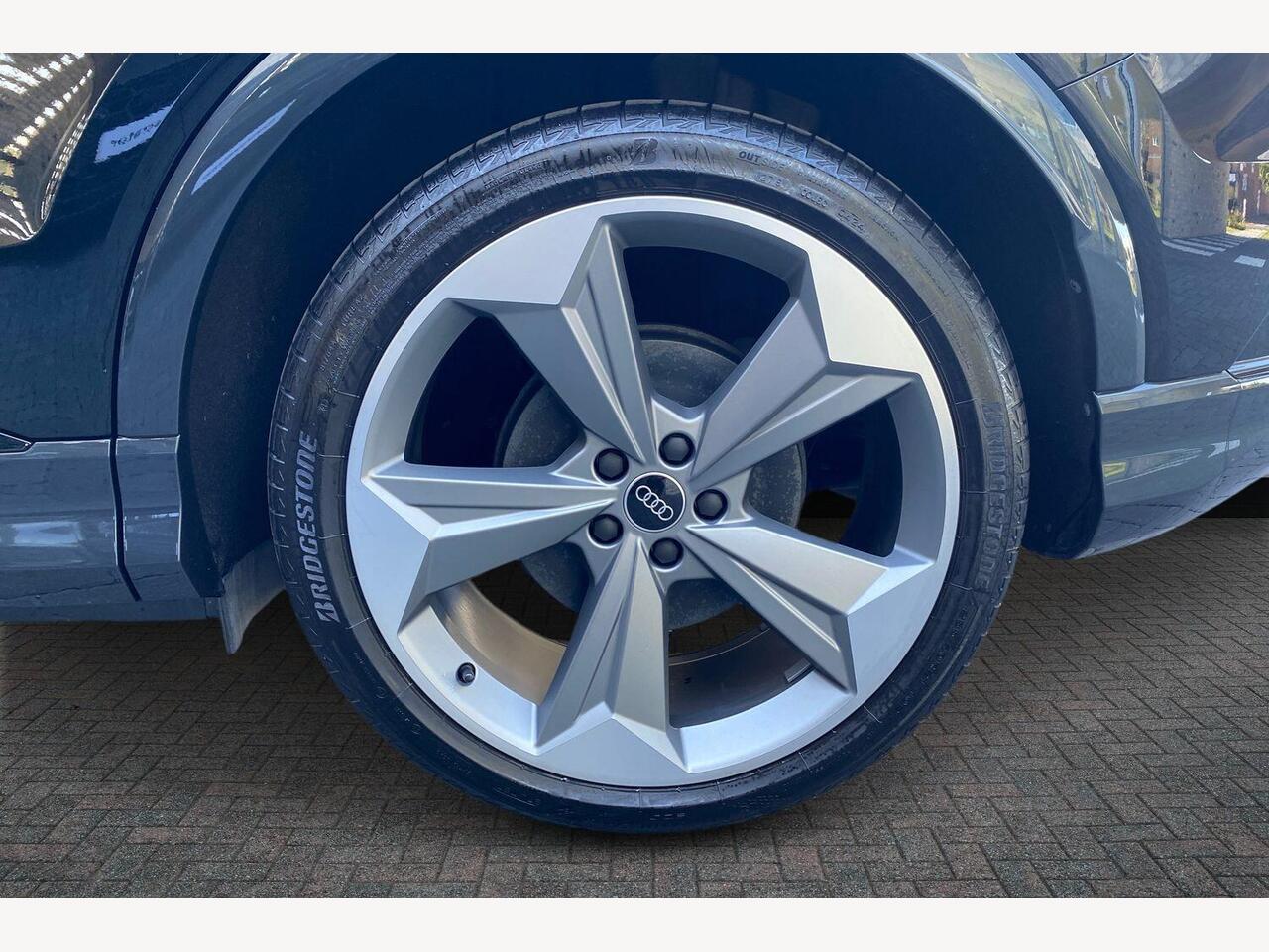 Used Audi Q4 e-tron 2024 for sale - 76677944: Photo 5