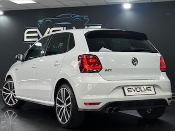 Used Volkswagen Polo 2016 for sale - 76229066: Photo 2
