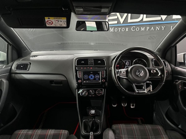 Used Volkswagen Polo 2016 for sale - 76229066: Photo 3