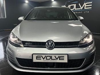 Used Volkswagen Golf 2016 for sale - 76210069: Photo