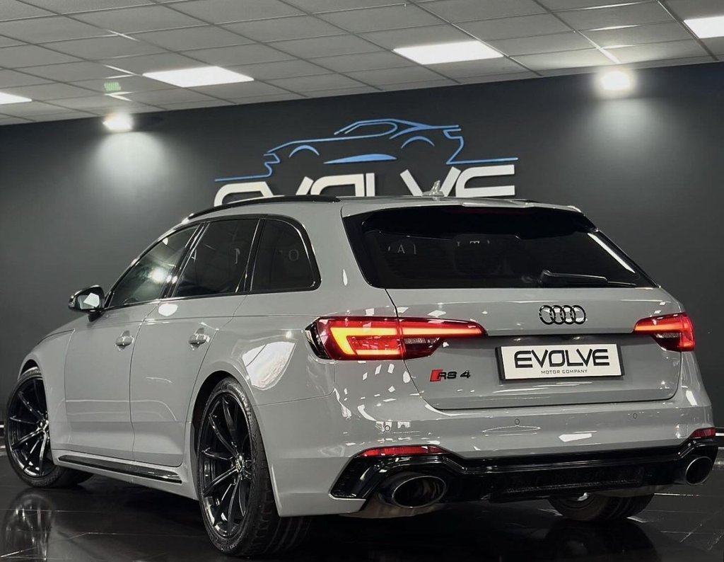 Used Audi RS4 Avant 2018 for sale - 77525938: Photo 2