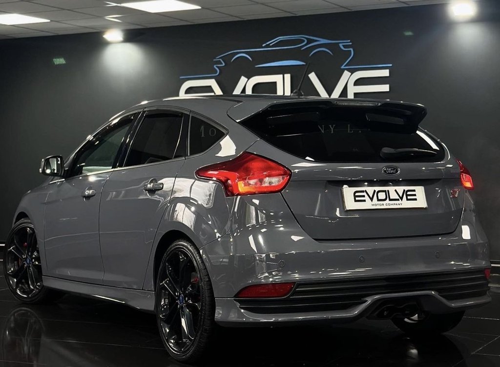 Used Ford Focus 2017 for sale - 76910488: Photo 2