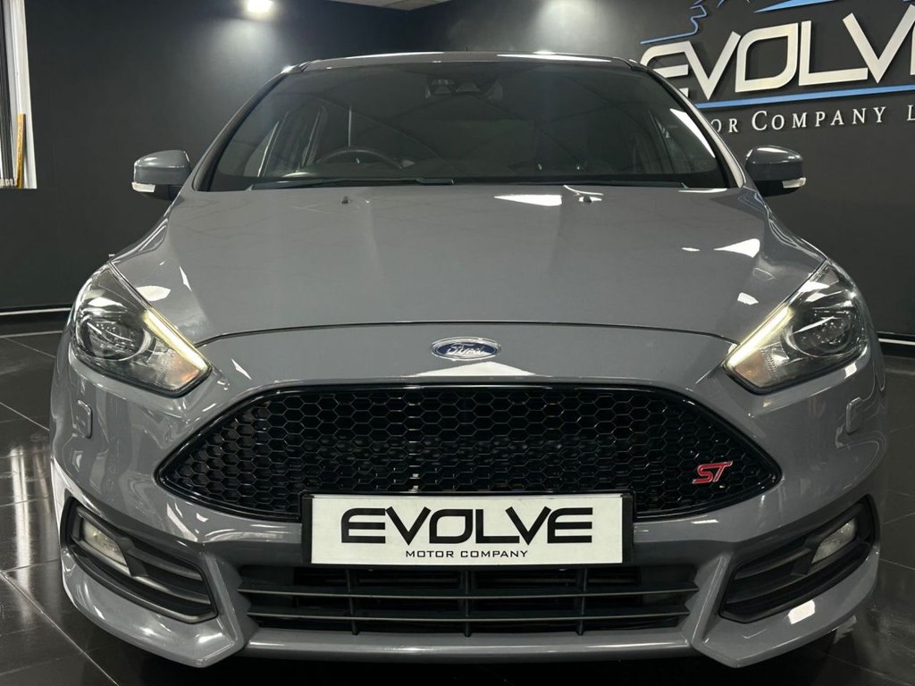 Used Ford Focus 2017 for sale - 76910488: Photo 4