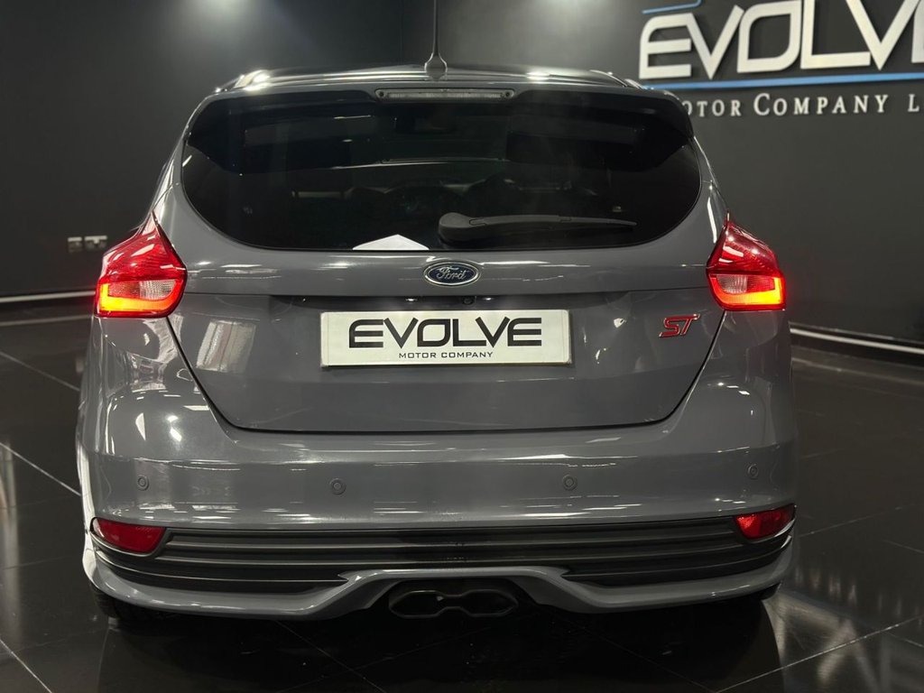 Used Ford Focus 2017 for sale - 76910488: Photo 5