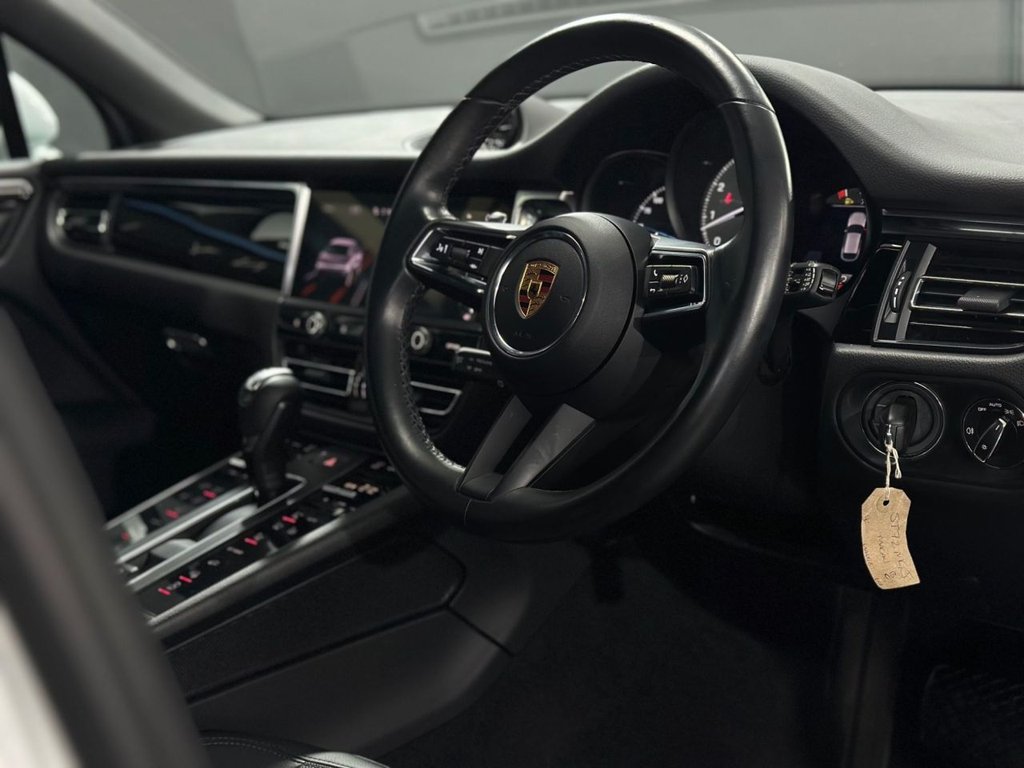 Used Porsche Macan 2022 for sale - 76610235: Photo 16