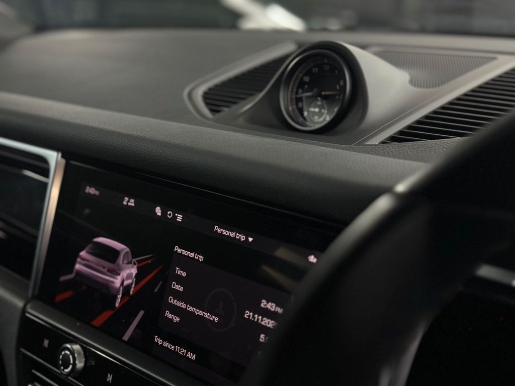 Used Porsche Macan 2022 for sale - 76610235: Photo 19