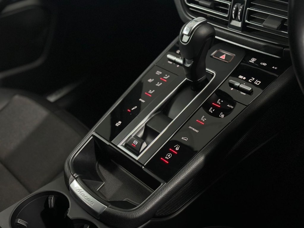 Used Porsche Macan 2022 for sale - 76610235: Photo 22