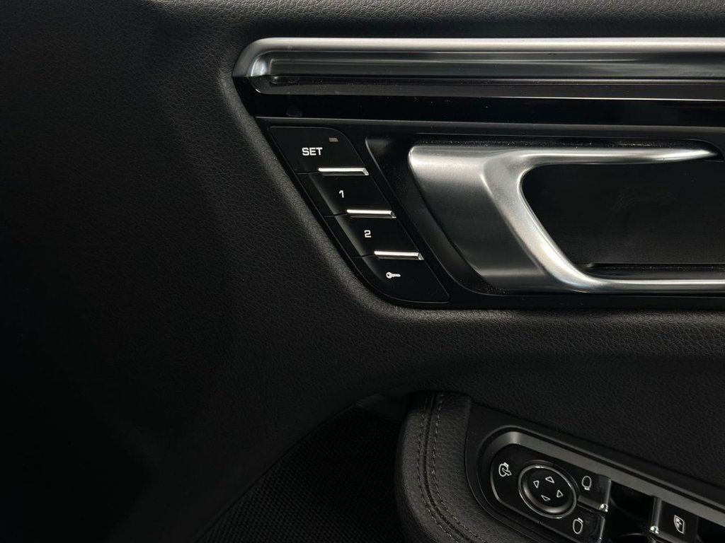 Used Porsche Macan 2022 for sale - 76610235: Photo 24