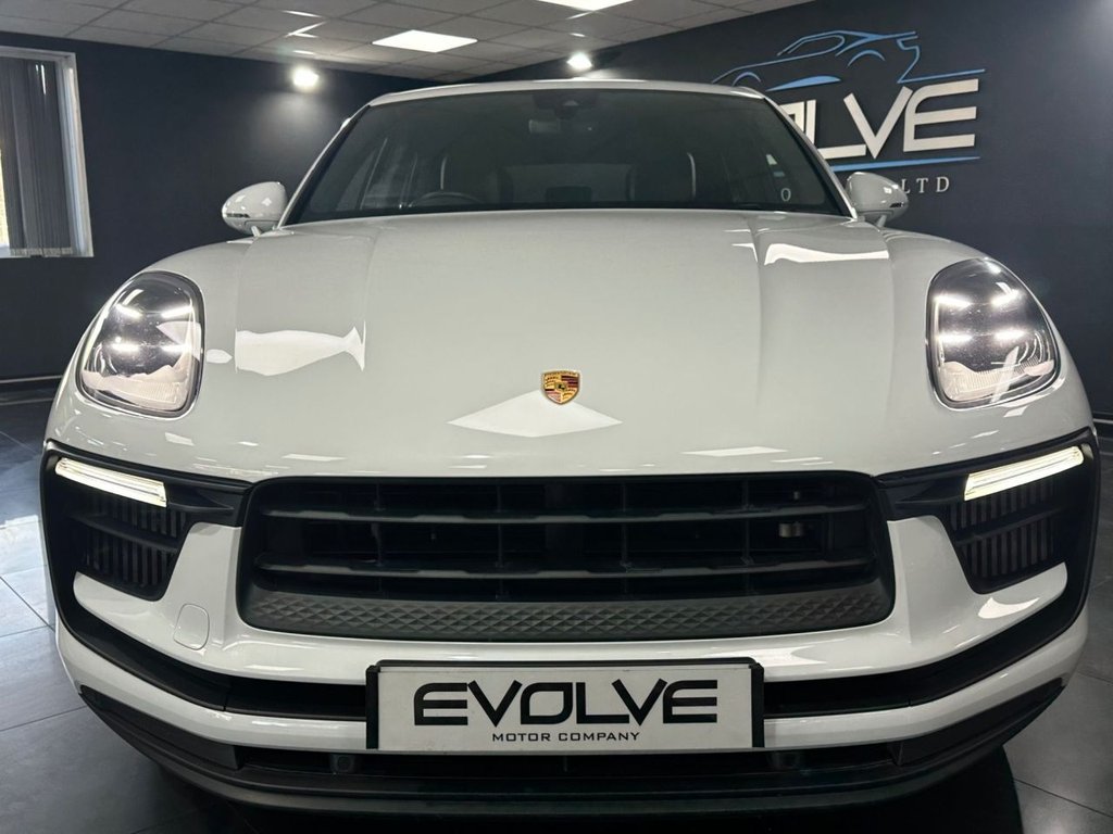 Used Porsche Macan 2022 for sale - 76610235: Photo 4