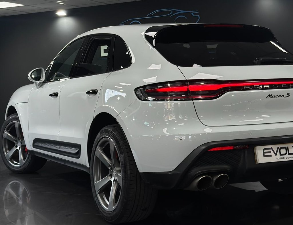 Used Porsche Macan 2022 for sale - 76610235: Photo 9